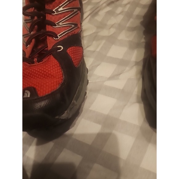 The North Face Red/Black Sneakers Size 11 Running Shoes Men's - Picture 11 of 14